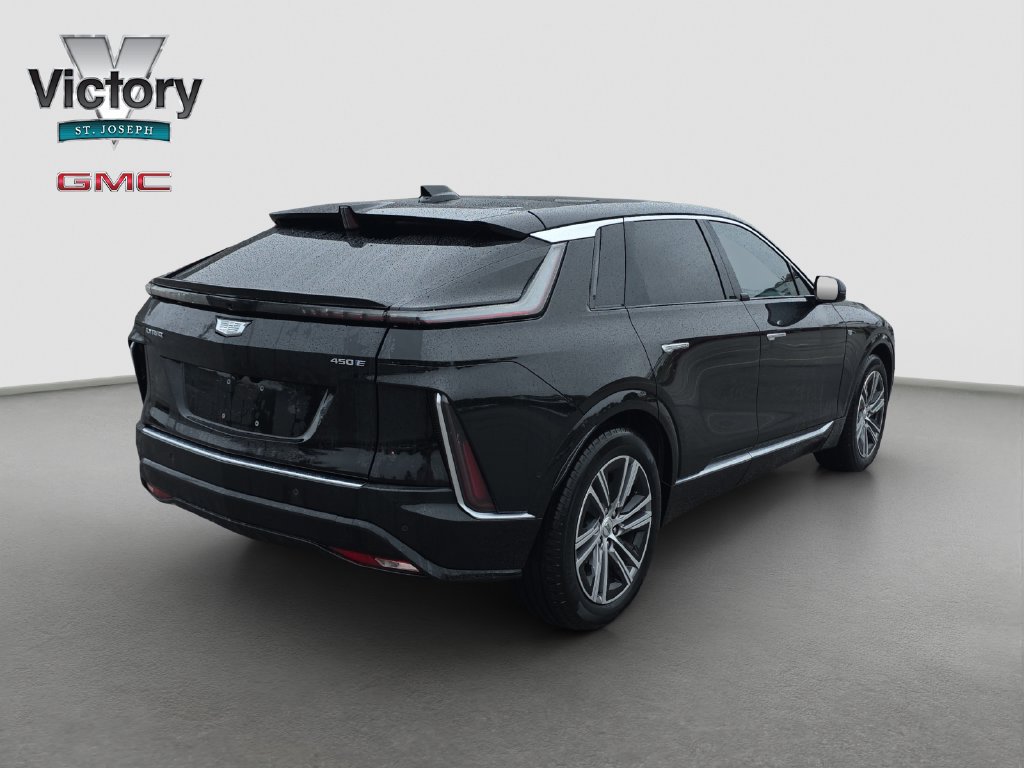 Used 2023 Cadillac Lyriq 2WD image 18