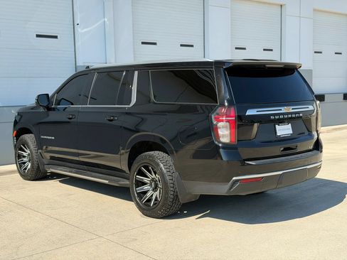 Used 2021 Chevrolet Suburban LT w/ LT Signature Package AWD/4WD image 4