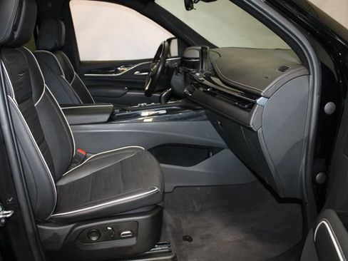 Used 2022 Cadillac Escalade Sport w/ Touring Package AWD/4WD image 12