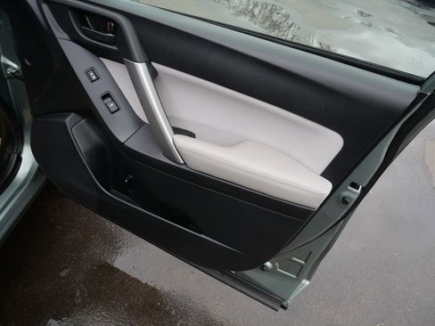 Used 2016 Subaru Forester 2.5i Premium w/ All-Weather Package image 31