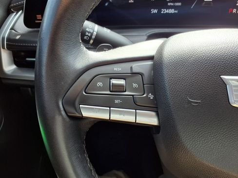 Used 2025 Cadillac XT4 Premium Luxury image 16