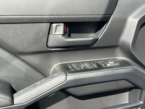 New 2026 Toyota 4Runner SR5 AWD/4WD image 11