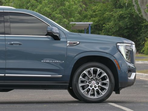 Used 2025 GMC Yukon Denali w/ Sun & Power Step Package RWD image 6