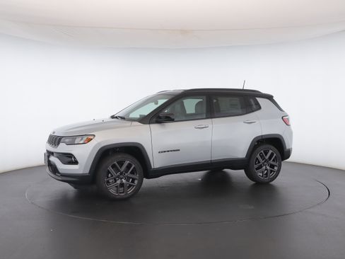 Used 2026 Jeep Compass Limited image 39