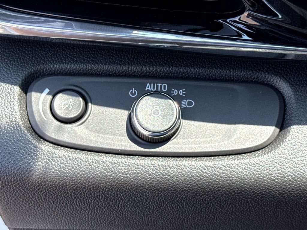 New 2026 Buick Envista Sport Touring w/ Convenience I Package FWD image 10