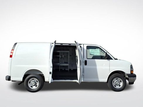 New 2026 Chevrolet Express 2500 w/ Driver Convenience Package RWD image 20