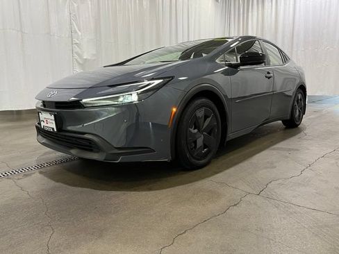 Certified 2023 Toyota Prius LE FWD image 22
