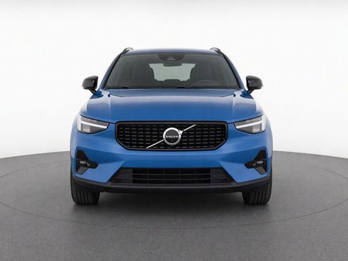 Used 2024 Volvo XC40 B5 Plus w/ Protection Package Premier AWD/4WD image 5