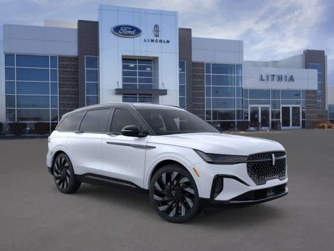 New 2026 Lincoln Nautilus Reserve w/ Jet Appearance Package image 7