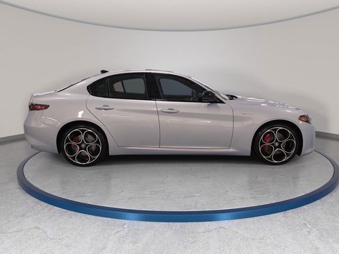 New 2025 Alfa Romeo Giulia w/ Veloce Package Rwd image 4