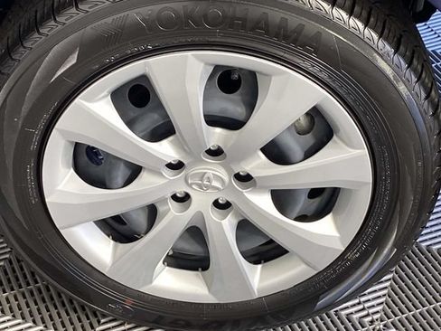 Used 2025 Toyota Corolla LE FWD image 27