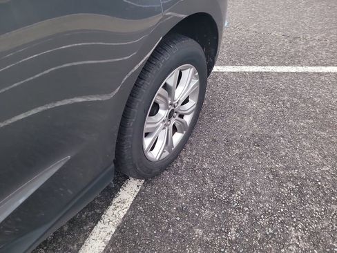 Certified 2024 Ford Edge Titanium image 9