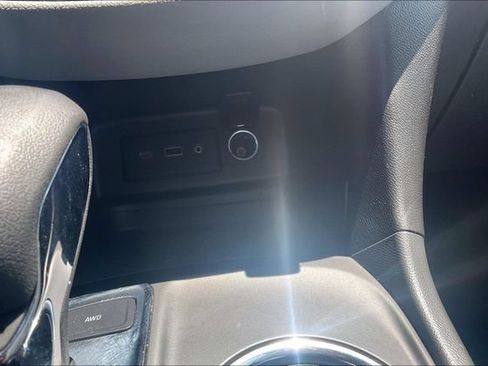 Used 2024 Chevrolet Equinox LS AWD/4WD image 31