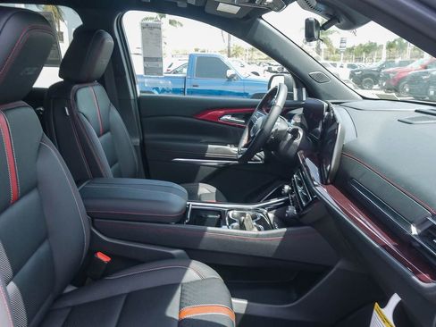 New 2026 Chevrolet Traverse RS image 13