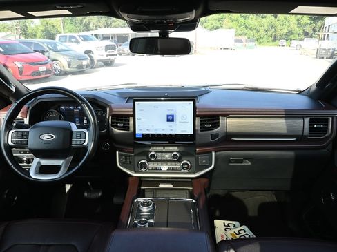 Used 2024 Ford Expedition Limited AWD/4WD image 26