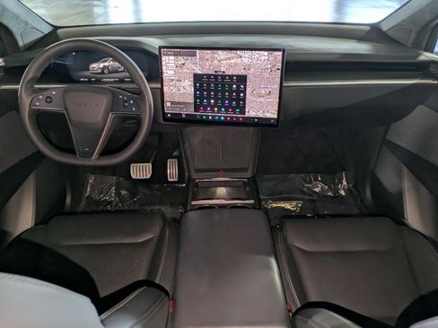 Used 2023 Tesla Model X Plaid image 18