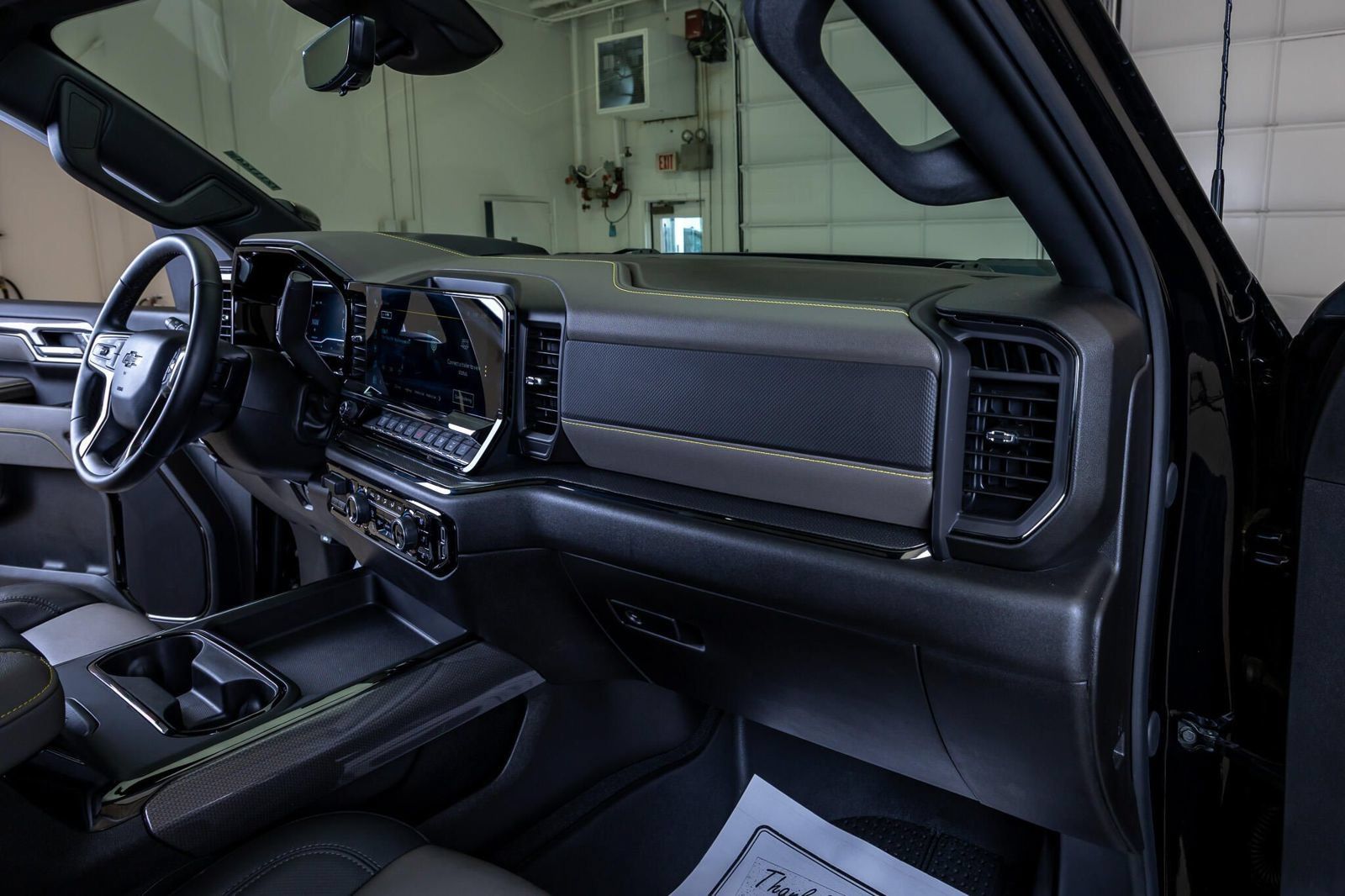 Used 2025 Chevrolet Silverado 2500 ZR2 w/ Technology Package AWD/4WD image 16