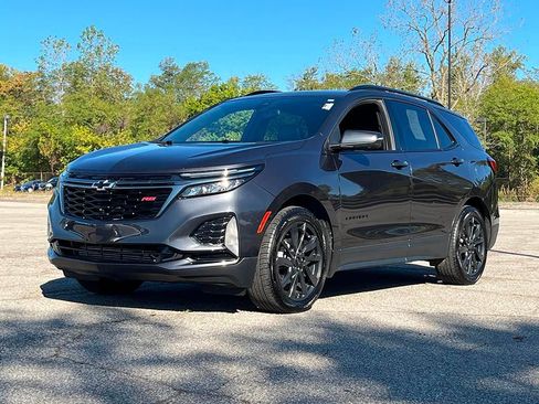 Used 2022 Chevrolet Equinox RS w/ RS Leather Package image 3