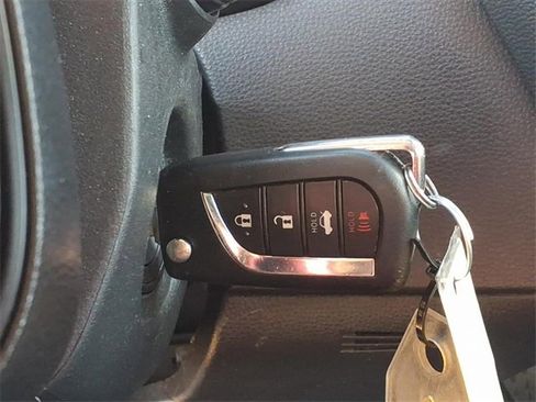 Used 2023 Toyota Corolla LE image 12