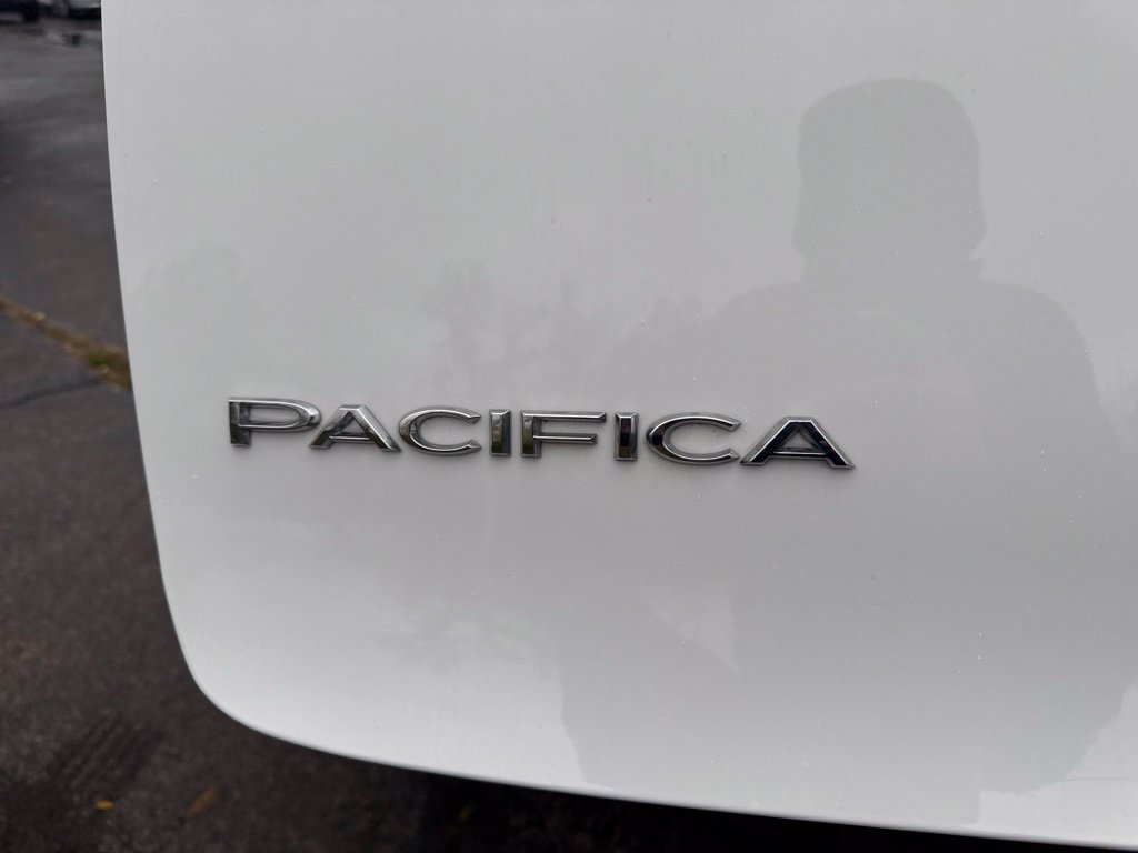 Used 2026 Chrysler Pacifica Select FWD image 16