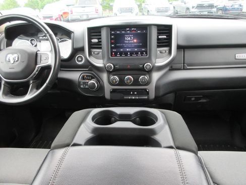 Used 2020 RAM 1500 Big Horn AWD/4WD image 19