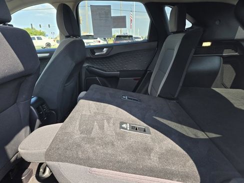 Used 2020 Ford Escape SE Sport image 29