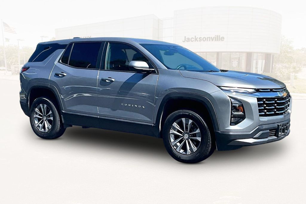 Used 2025 Chevrolet Equinox LT FWD image 3