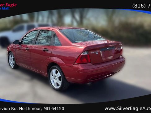 Used 2005 Ford Focus S FWD image 3