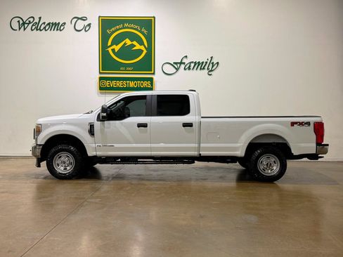 Used 2022 Ford F250 XL w/ Power Equipment Group AWD/4WD image 5