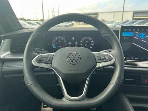 New 2026 Volkswagen Tiguan SE R-Line FWD image 19