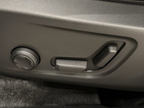 Used 2026 Volvo XC40 B5 Plus w/ Protection Package Premier image 24