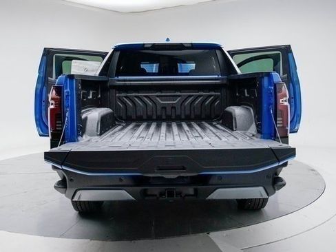 New 2025 Chevrolet Silverado EV LT image 20