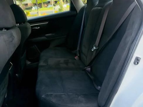 Used 2015 Nissan Altima 2.5 SV w/ Convenience Package FWD image 10