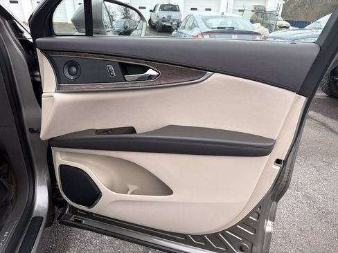 Used 2016 Lincoln MKX Reserve w/ Technology Package image 14