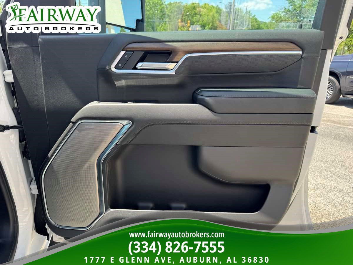 Used 2025 Chevrolet Silverado 2500 High Country w/ Technology Package AWD/4WD image 31