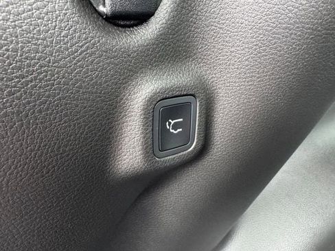 New 2026 Jeep Compass Limited image 30