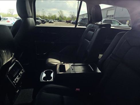 Used 2025 Lincoln Aviator Reserve AWD/4WD image 11