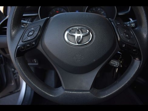 Used 2019 Toyota C-HR LE FWD image 14
