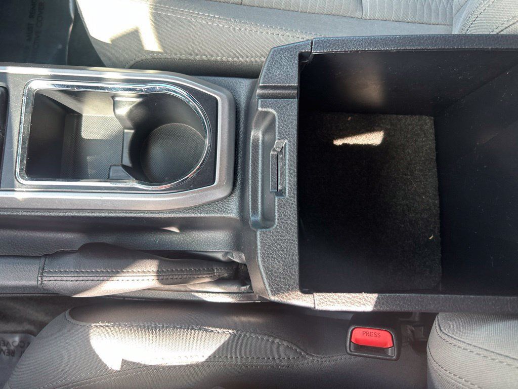 Used 2016 Toyota Tacoma SR5 AWD/4WD image 23