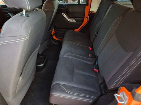 Used 2013 Jeep Wrangler Unlimited Sahara w/ Connectivity Group image 18