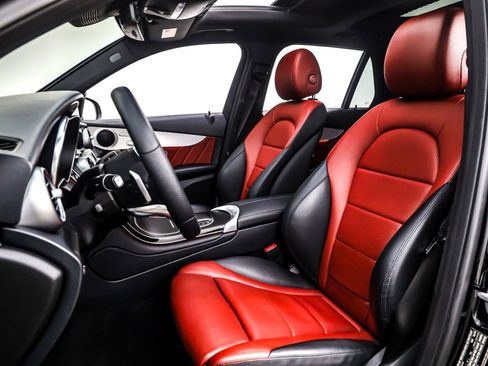 Used 2022 Mercedes-Benz GLC 300 image 17