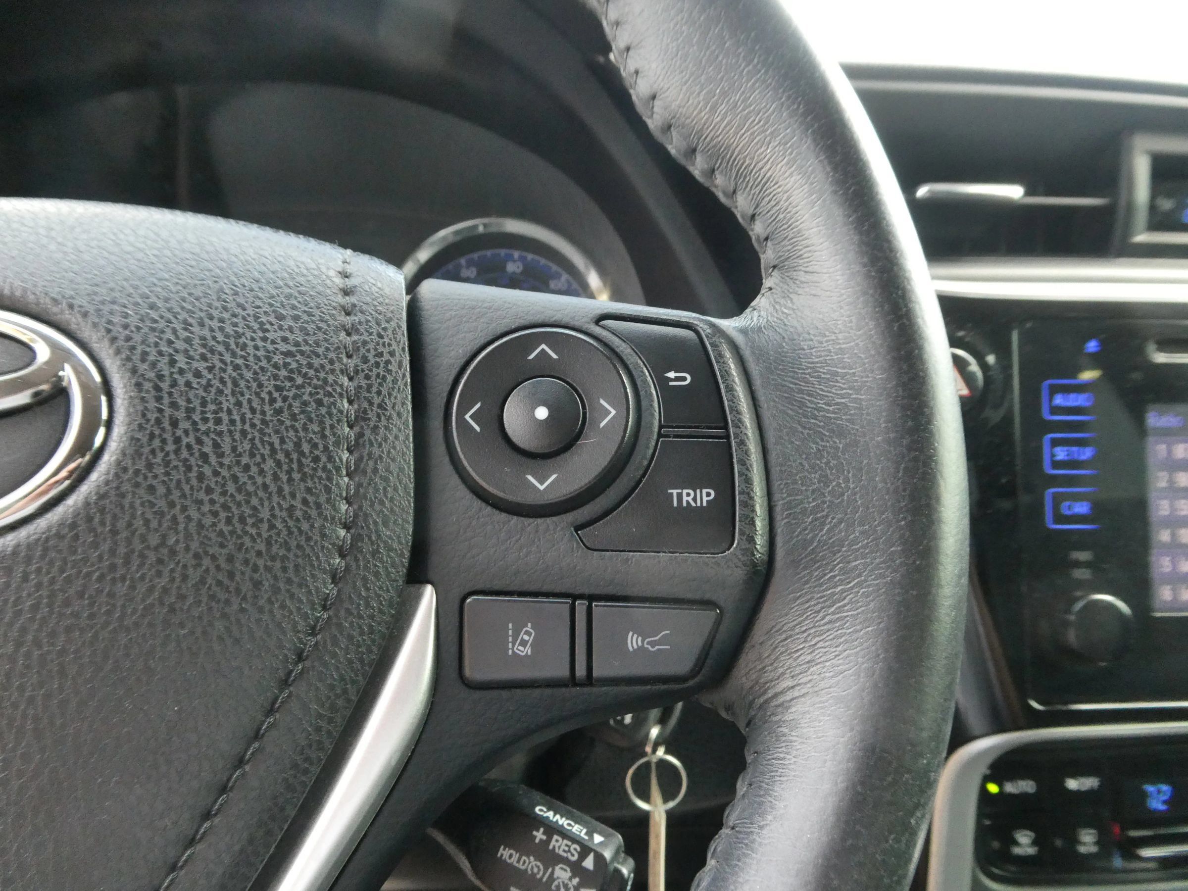 Used 2017 Toyota Corolla SE FWD image 18