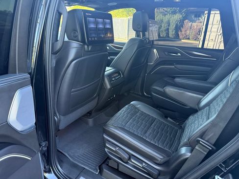 Used 2022 Cadillac Escalade Sport Platinum AWD/4WD image 34