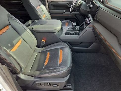 Used 2023 GMC Sierra 1500 AT4 w/ AT4 Premium Package AWD/4WD image 18