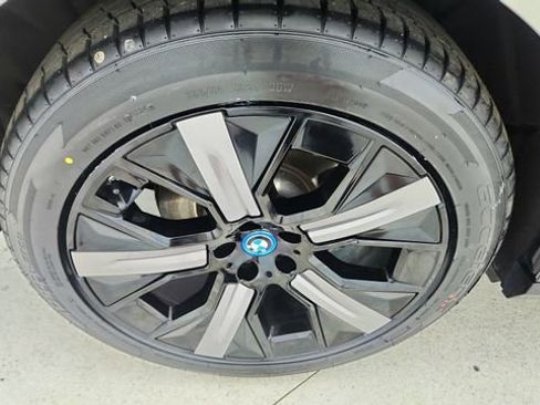 Used 2024 BMW iX xDrive50 w/ Premium Package image 56