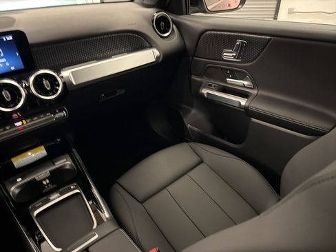 Used 2026 Mercedes-Benz GLB 250 image 27