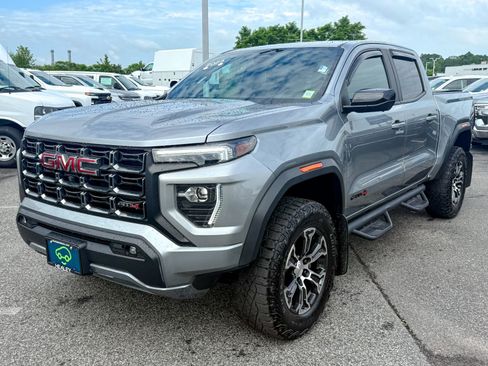 Certified 2023 GMC Canyon AT4 w/ AT4 Premium Package AWD/4WD image 3