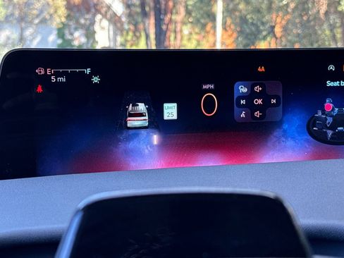 Used 2025 Lincoln Navigator L Reserve image 24