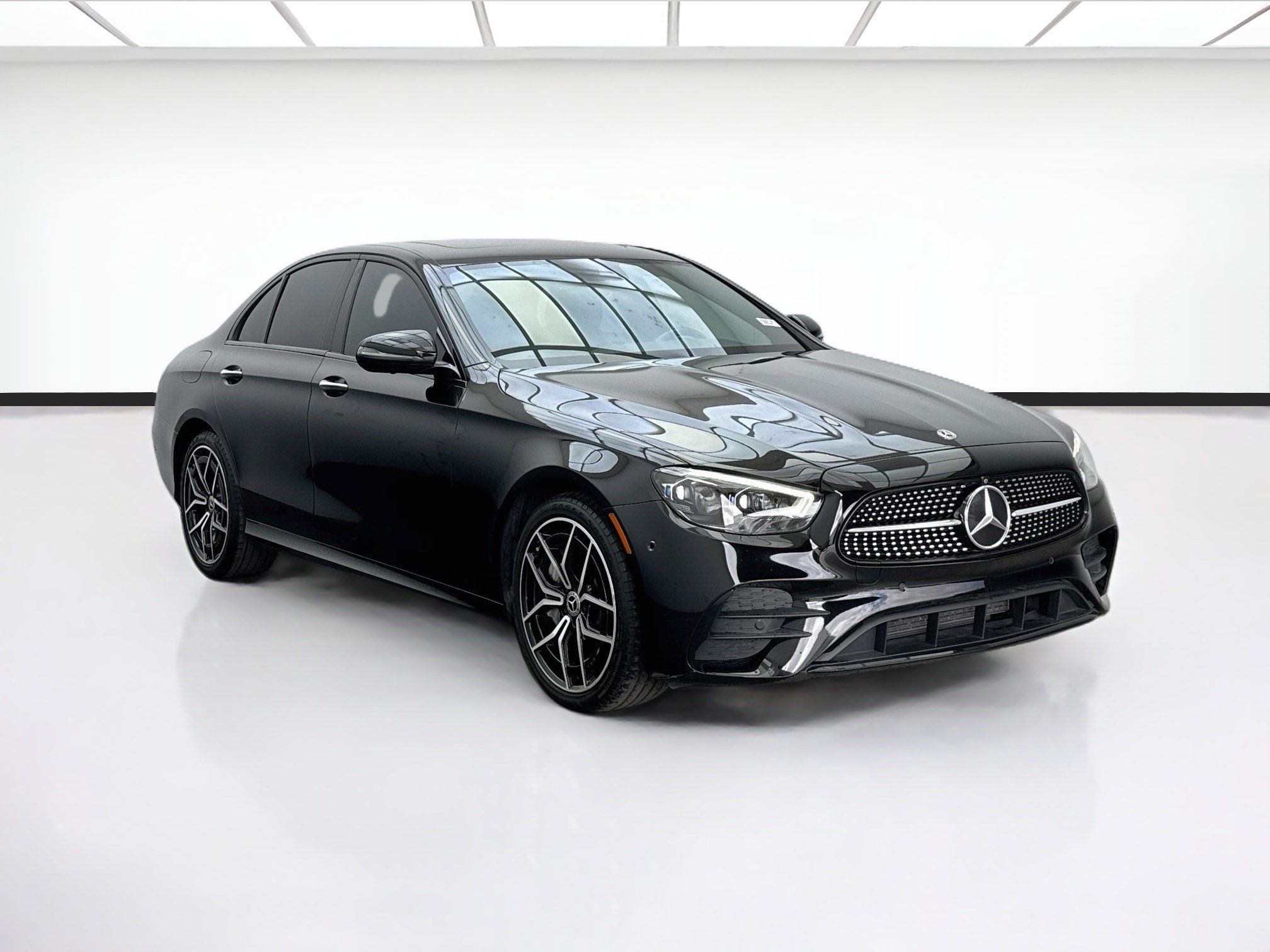 Used 2021 Mercedes-Benz E 350 Sedan image 3