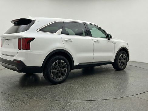 Used 2024 Kia Sorento S FWD image 9
